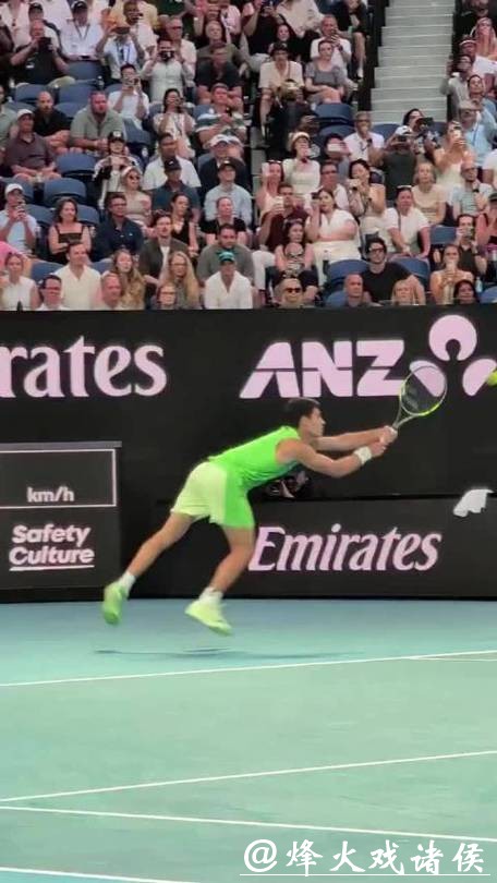 五盘大战不敌阿尔卡拉斯，无缘澳网决赛，兹维列夫为何难过心理关？